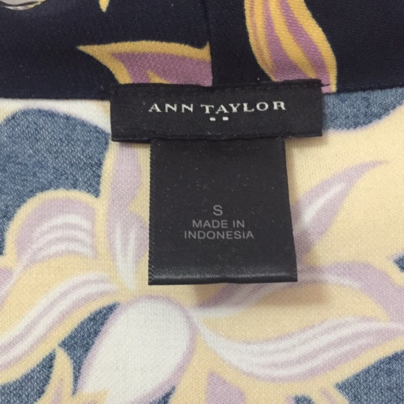 Ann Taylor Sleeveless Top - Picture 5 of 6